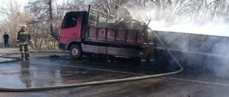 На объездной близ Токмака сгорел грузовик со стройматериалами -