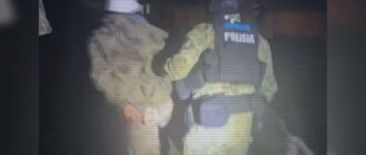 скриншота с видеозаписи задержания