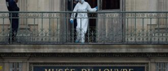 Ограбление Лувра. Один из охранников музея сотрудничал с грабителями -