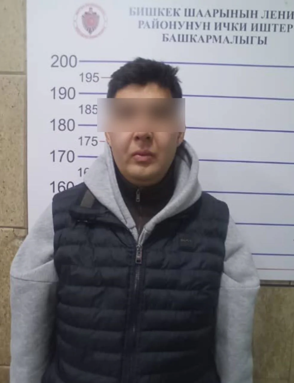 В Бишкеке мужчина оскорбил патрульных. Его задержали 